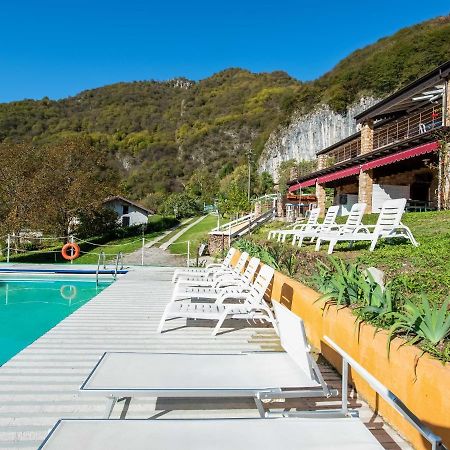 Villa Beautiful Chalet With Swimming Pool In Lombardy à Marone Extérieur photo