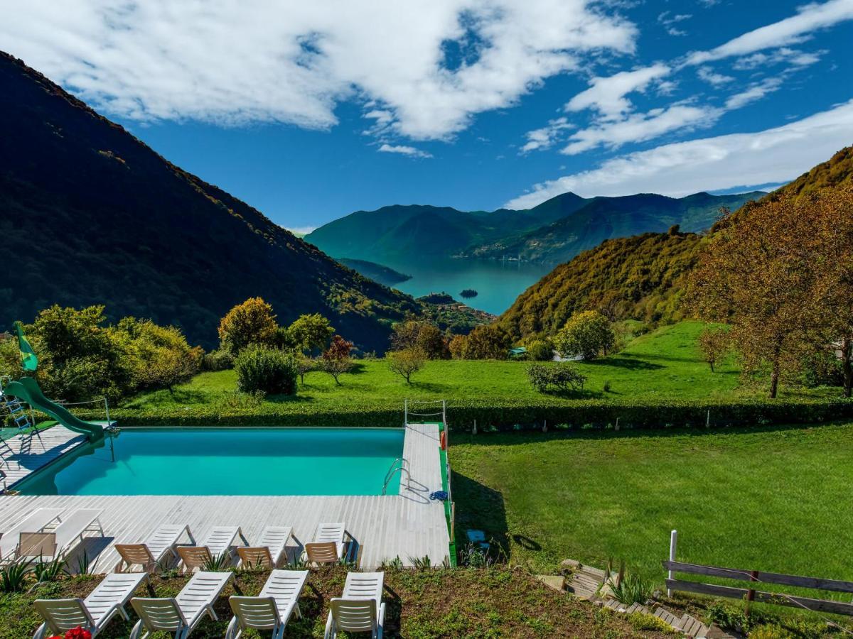 Villa Beautiful Chalet With Swimming Pool In Lombardy à Marone Extérieur photo