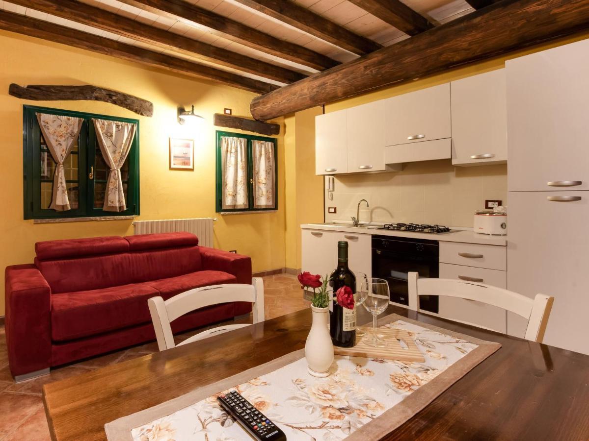 Villa Beautiful Chalet With Swimming Pool In Lombardy à Marone Extérieur photo