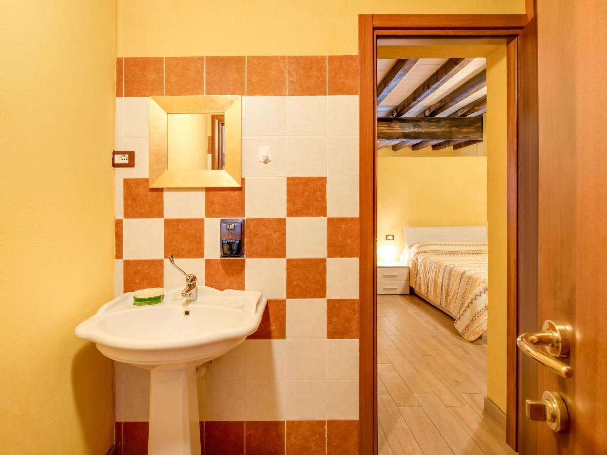 Villa Beautiful Chalet With Swimming Pool In Lombardy à Marone Extérieur photo