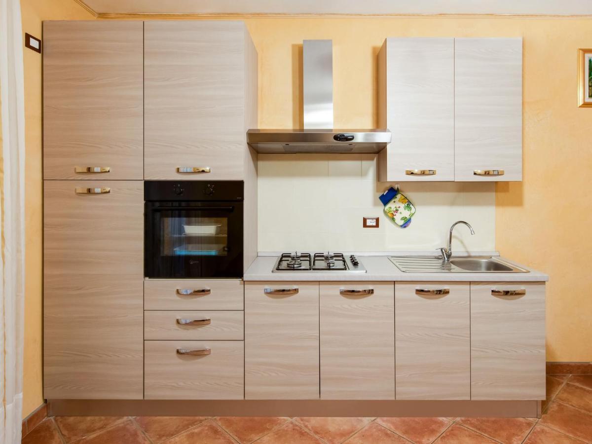 Villa Beautiful Chalet With Swimming Pool In Lombardy à Marone Extérieur photo