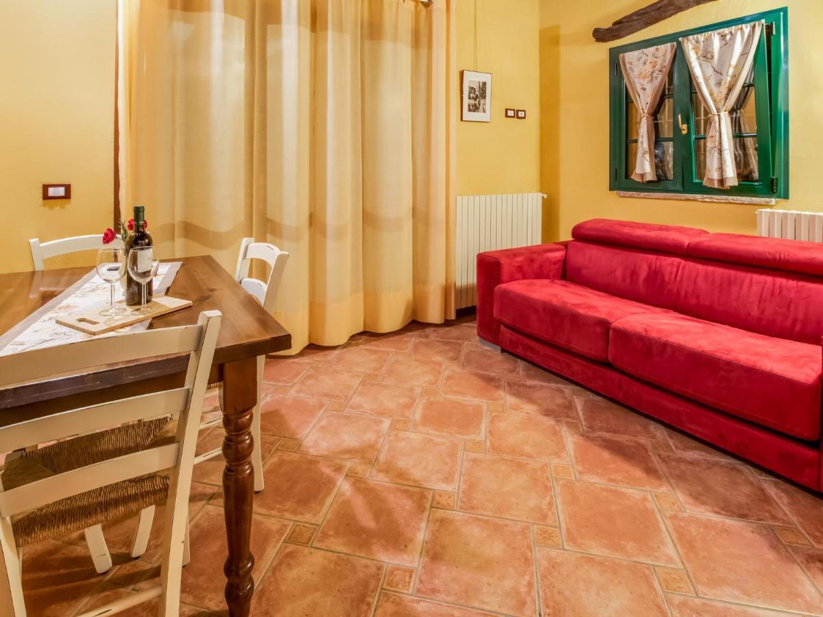 Villa Beautiful Chalet With Swimming Pool In Lombardy à Marone Extérieur photo